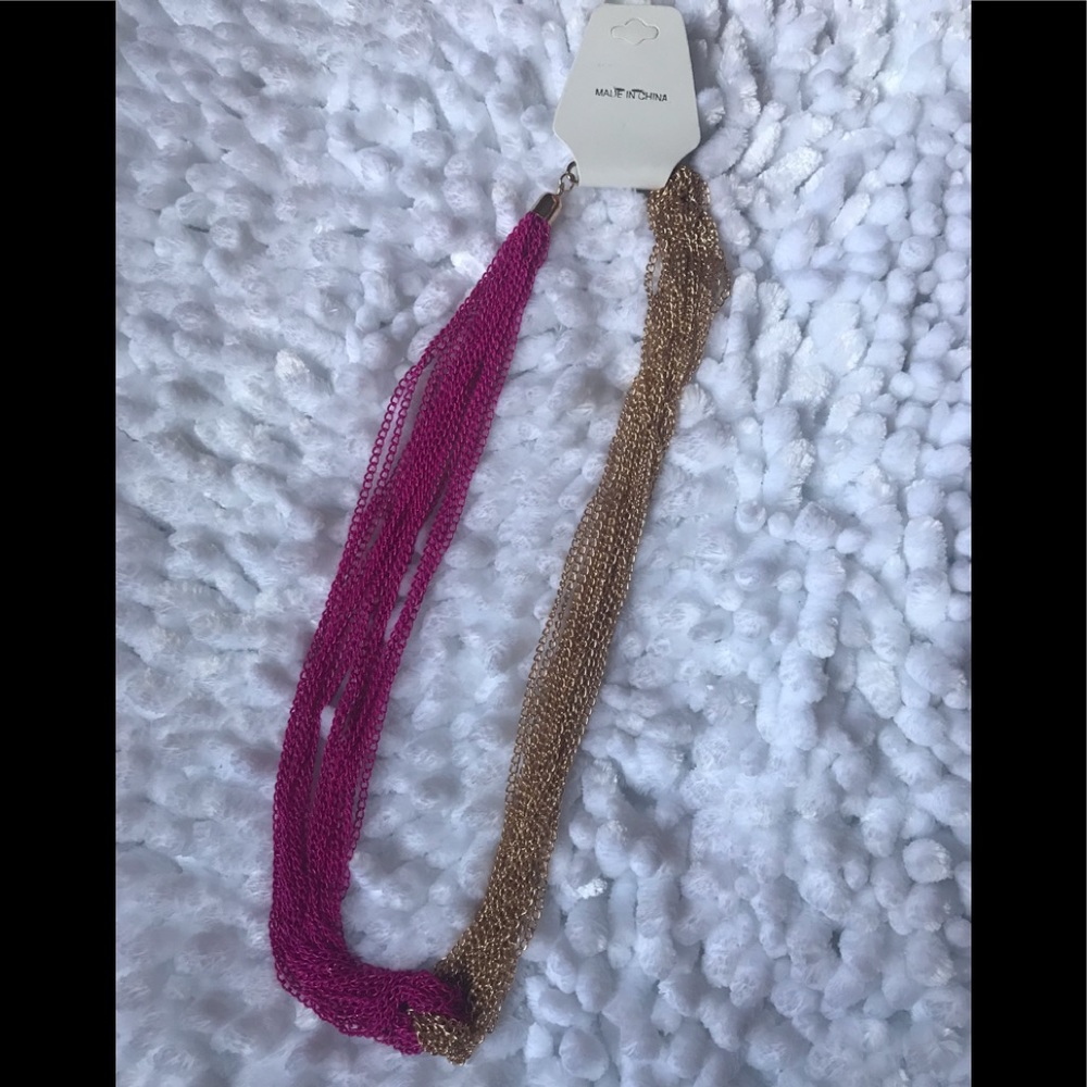 Fashion necklace jewelry in fuchsia and gold